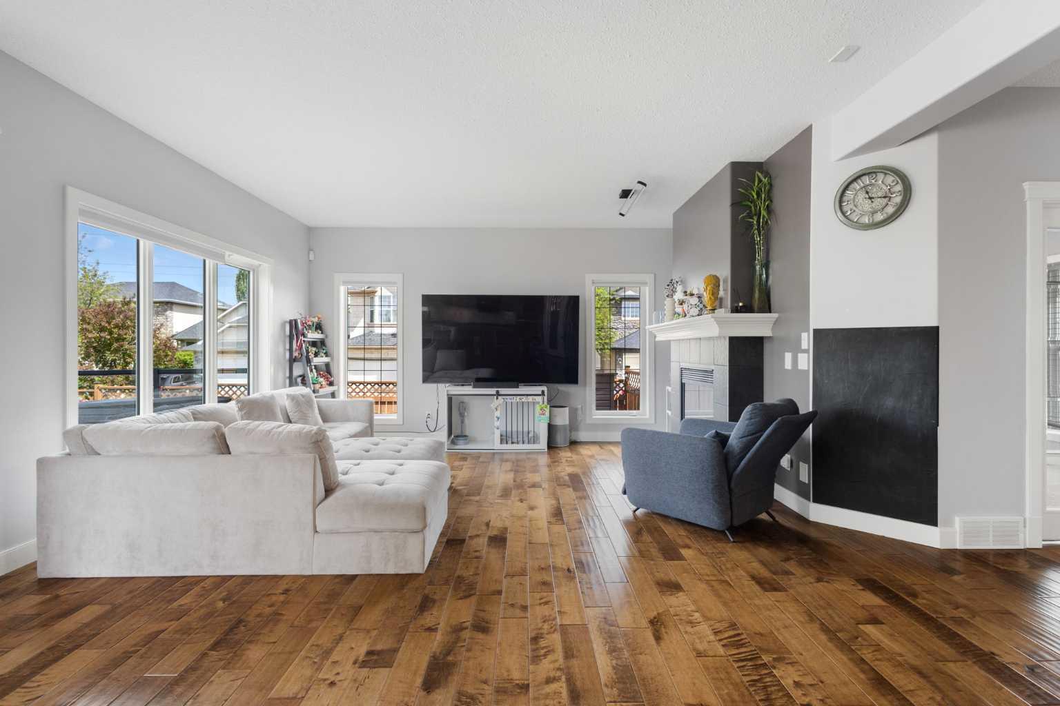 23 Strathlea Crescent SW