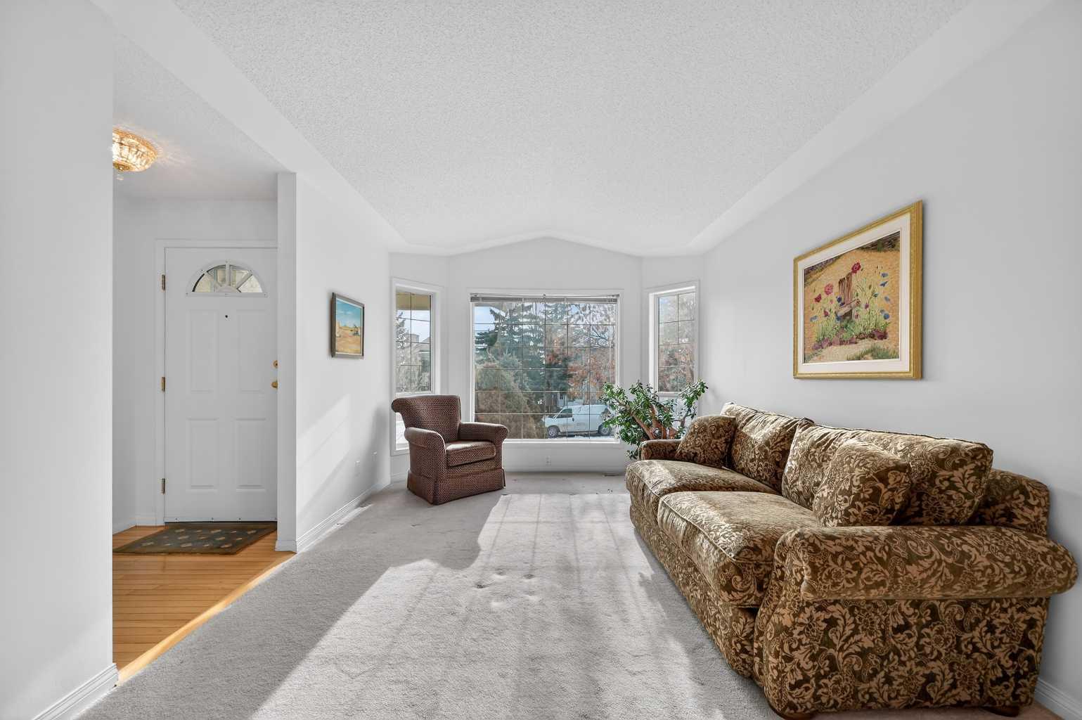 12 Sierra Morena Way SW