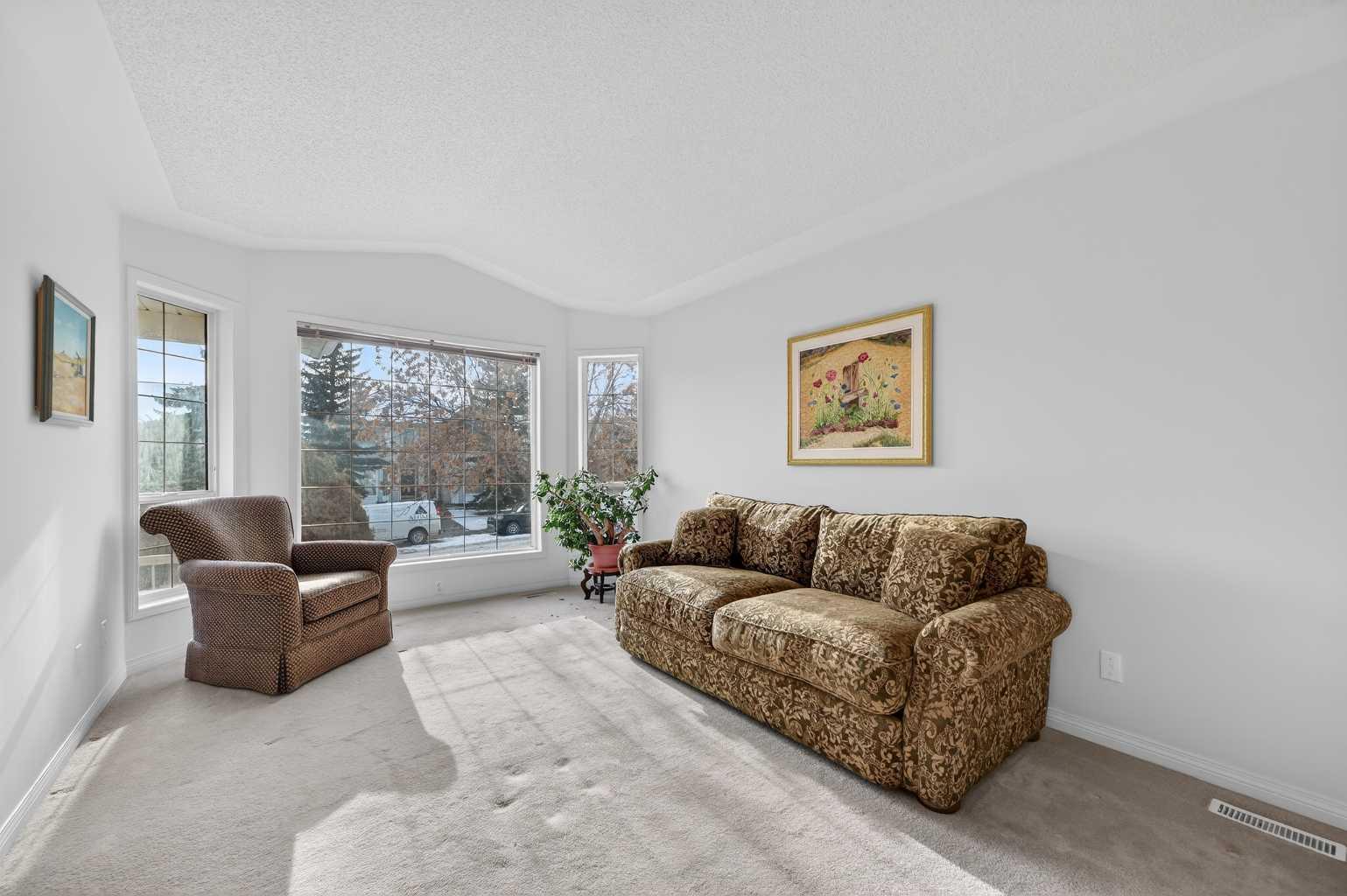 12 Sierra Morena Way SW