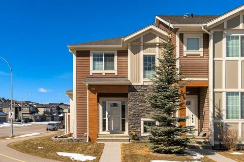 Photo of 705 Nolan Hill Boulevard NW, Calgary, AB T3R 0V9 (MLS # A2300148)