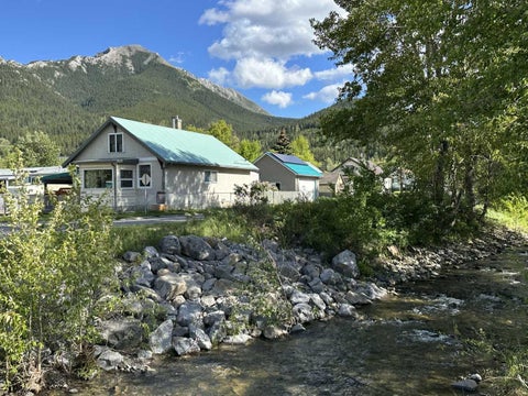 Photo of 13202 19 Avenue, Blairmore, AB T0K 0E0 (MLS # A2319579)