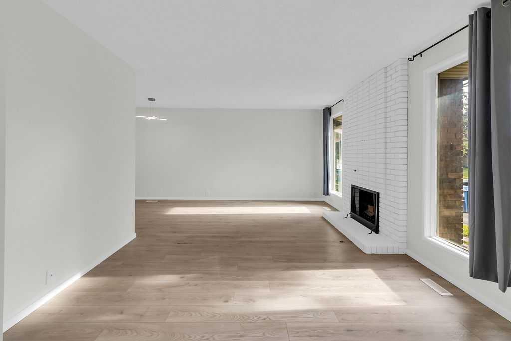 10 Radcliffe Crescent SE