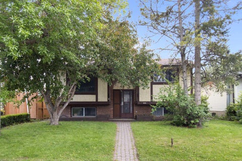 Photo of 311 Templeside Circle NE, Calgary, AB T1Y 3M1 (MLS # A2313012)