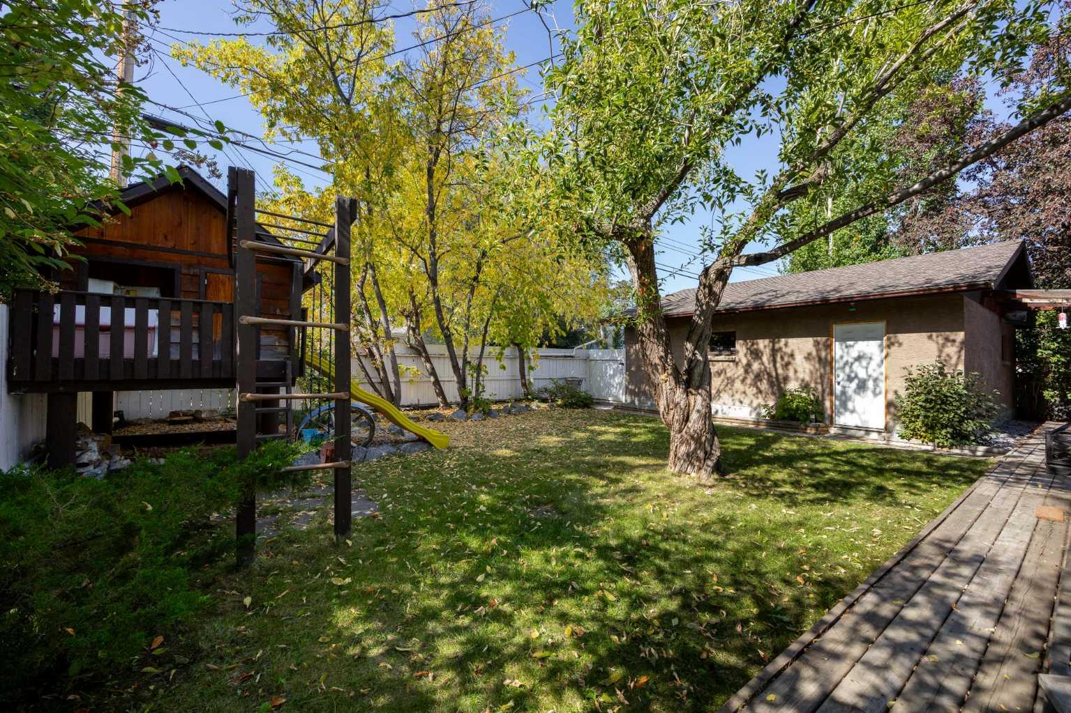 151 Waterloo Drive SW