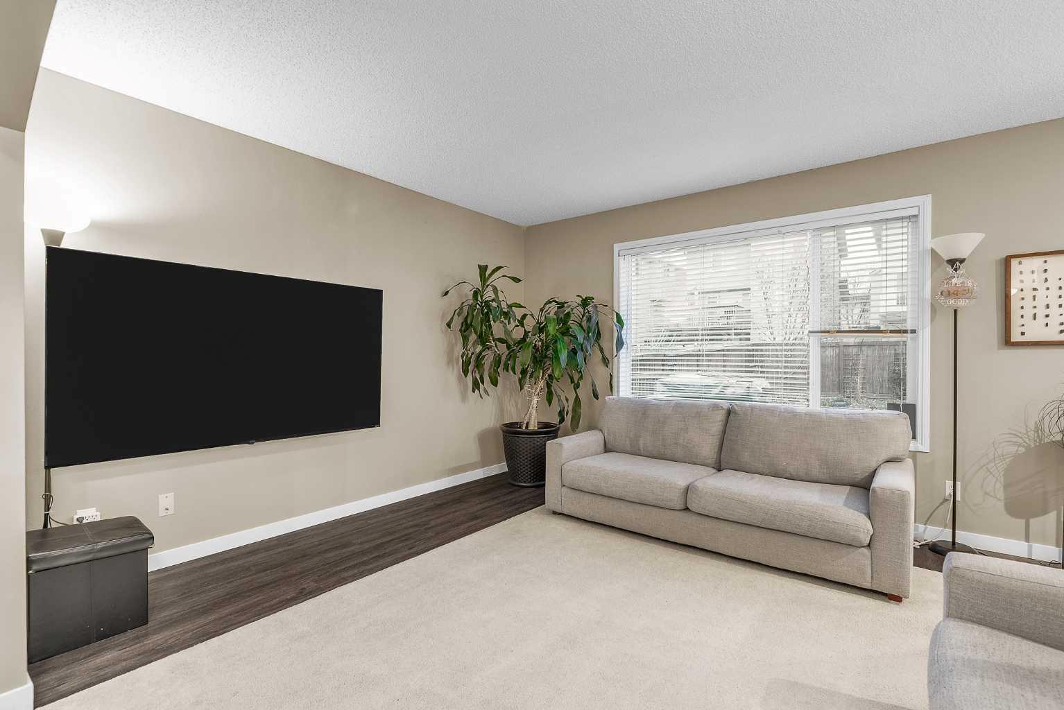 210 Evansmeade Point NW