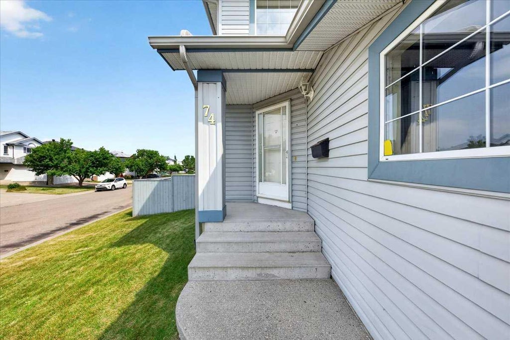 Photo of 74 Anaheim Gardens NE, Calgary, AB T1Y 7C8 (MLS # A2334026)