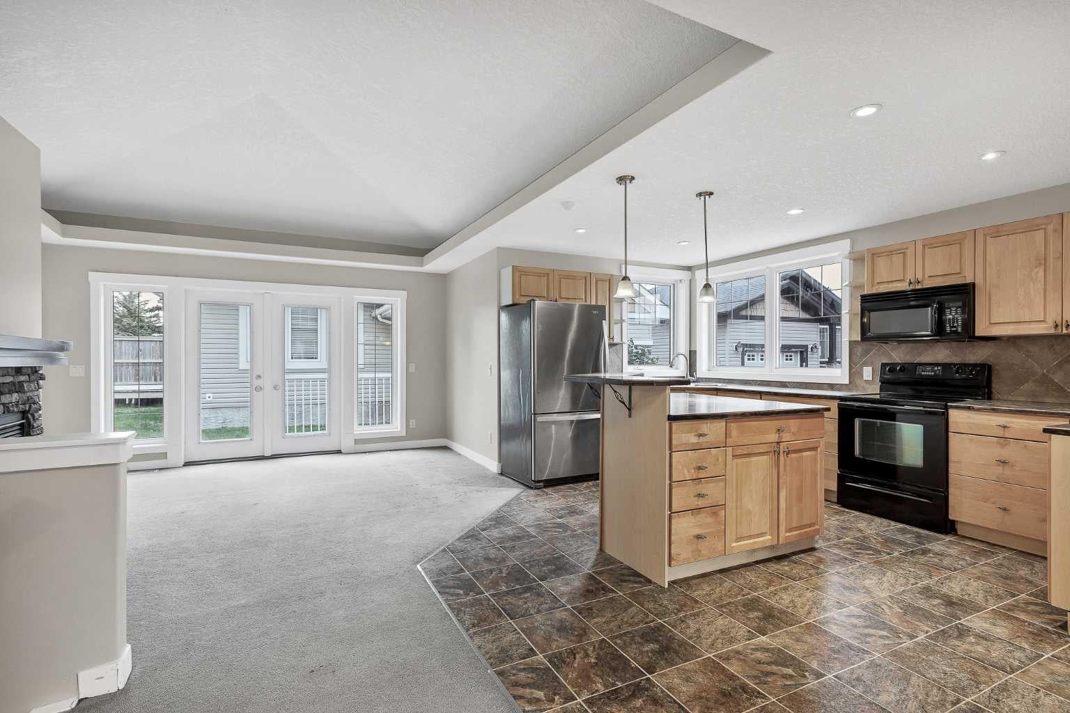 115 Strathmore Lakes Common