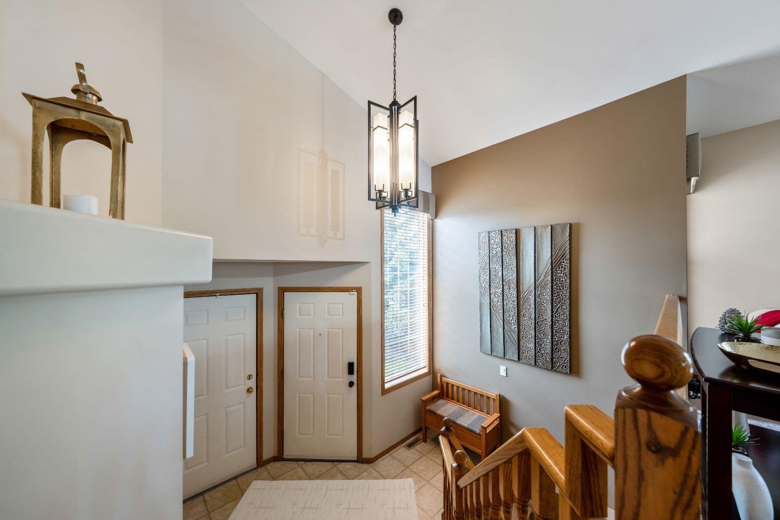 142 Coventry View NE