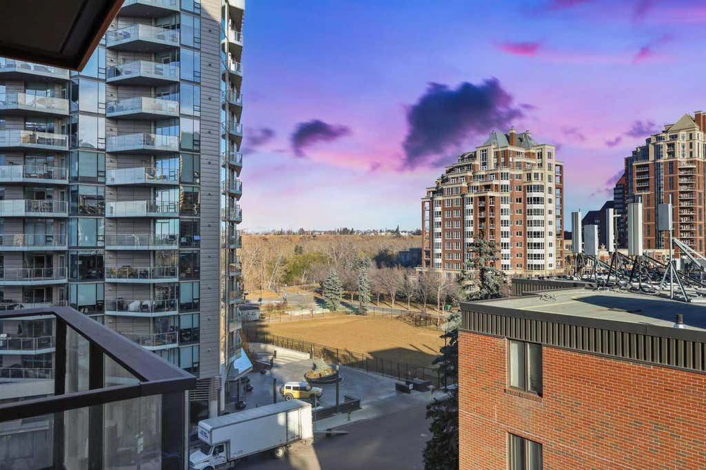 Photo of 730 2 Avenue SW #604, Calgary, AB T2P 1R8 (MLS # A2323600)