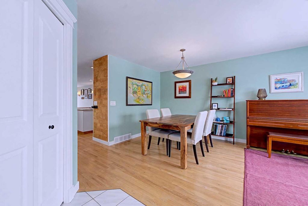 Photo of 1631 16A Street SE, Calgary, AB T2G 3S6 (MLS # A2292944)