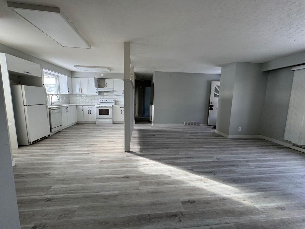 Photo of 431 53 Avenue SW, Calgary, AB T2B 0B8 (MLS # A2345821)