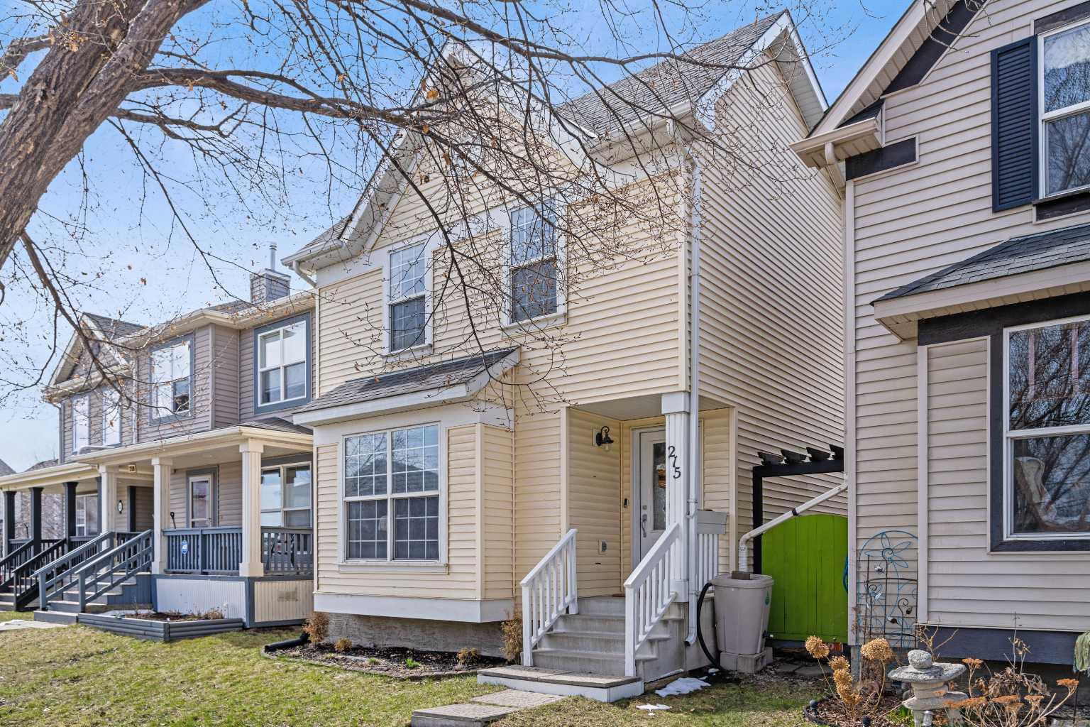 215 Prestwick Heights SE