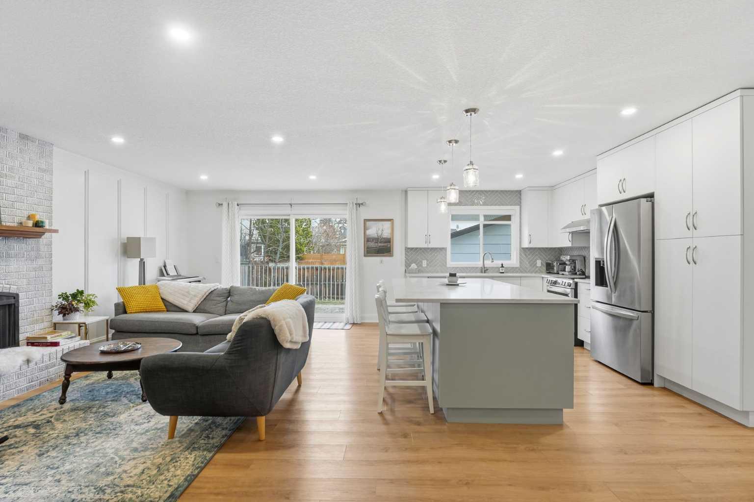 60 Sunmount Close SE