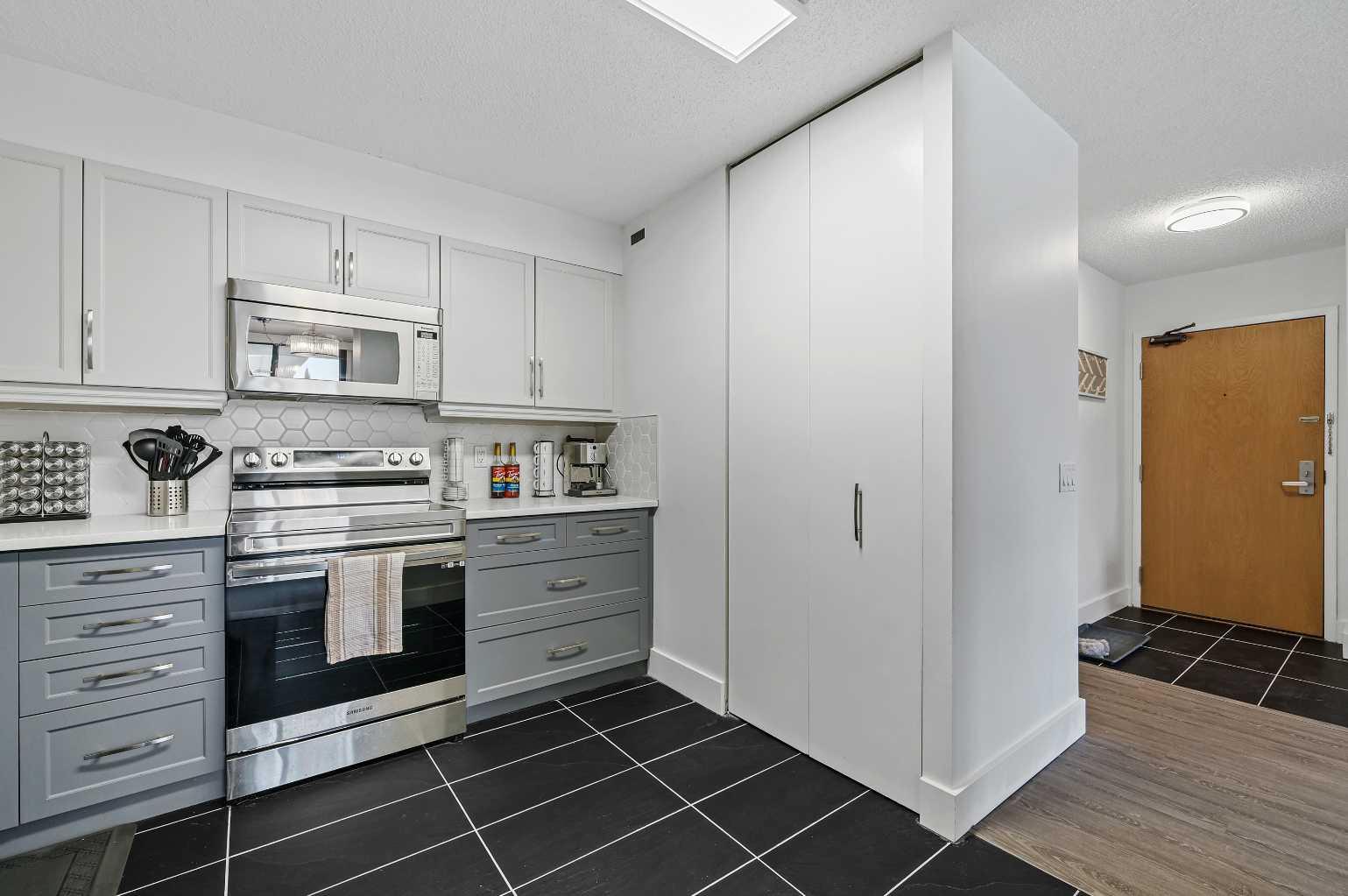 145 Point Drive NW 208