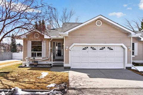 Photo of 24 Deer Ridge Close SE, Calgary, AB T2J 7C2 (MLS # A2300719)