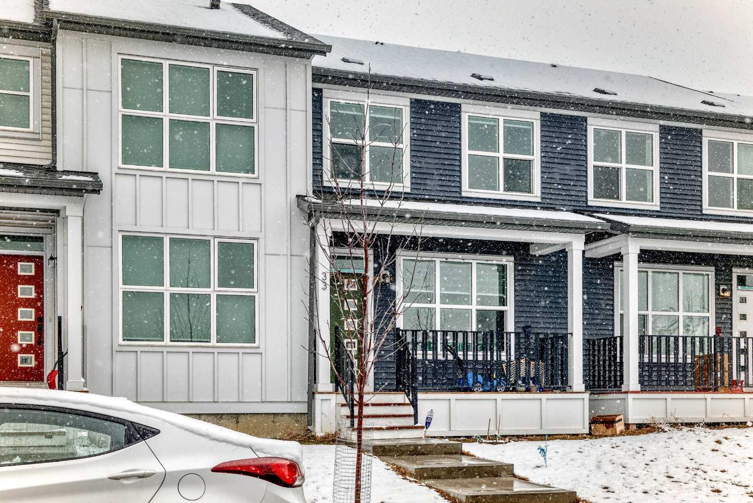 33 Savanna Manor NE