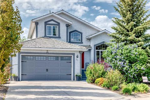 Photo of 37 LAKESIDE GREENS Close, Chestermere, AB T1X 1C2 (MLS # A2314787)