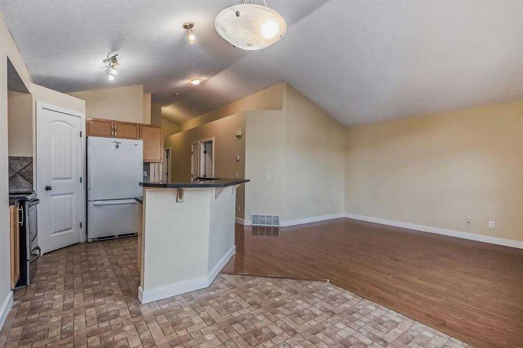 211 Saddlebrook Way NE