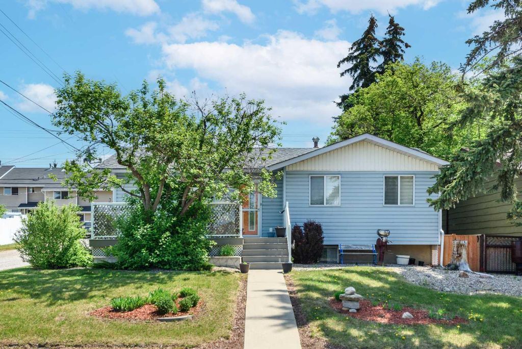 Photo of 208 Van Horne Crescent NE, Calgary, AB T2E 6H1 (MLS # A2314993)