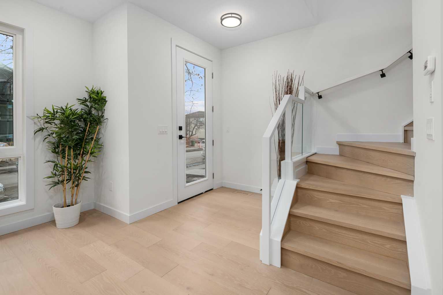 3719 14A Street SW 1