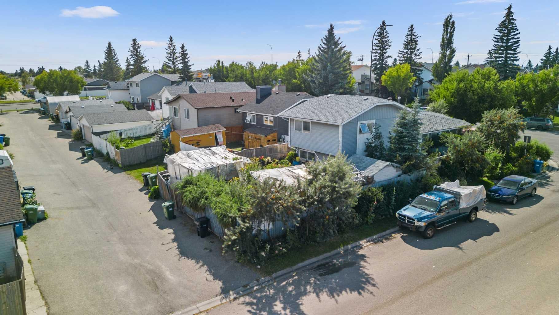 16 Tararidge Drive NE