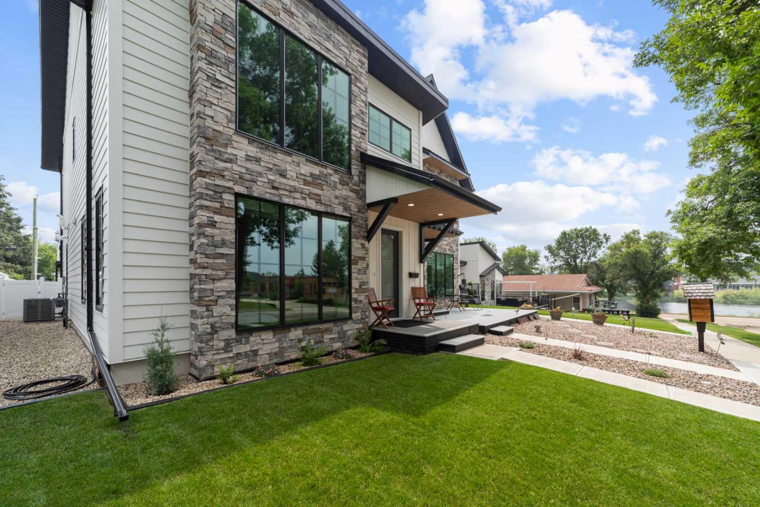 4825 54 Street B+D