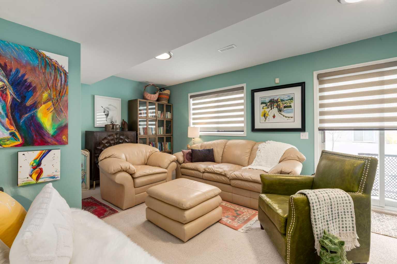 318 Hawkstone Manor NW