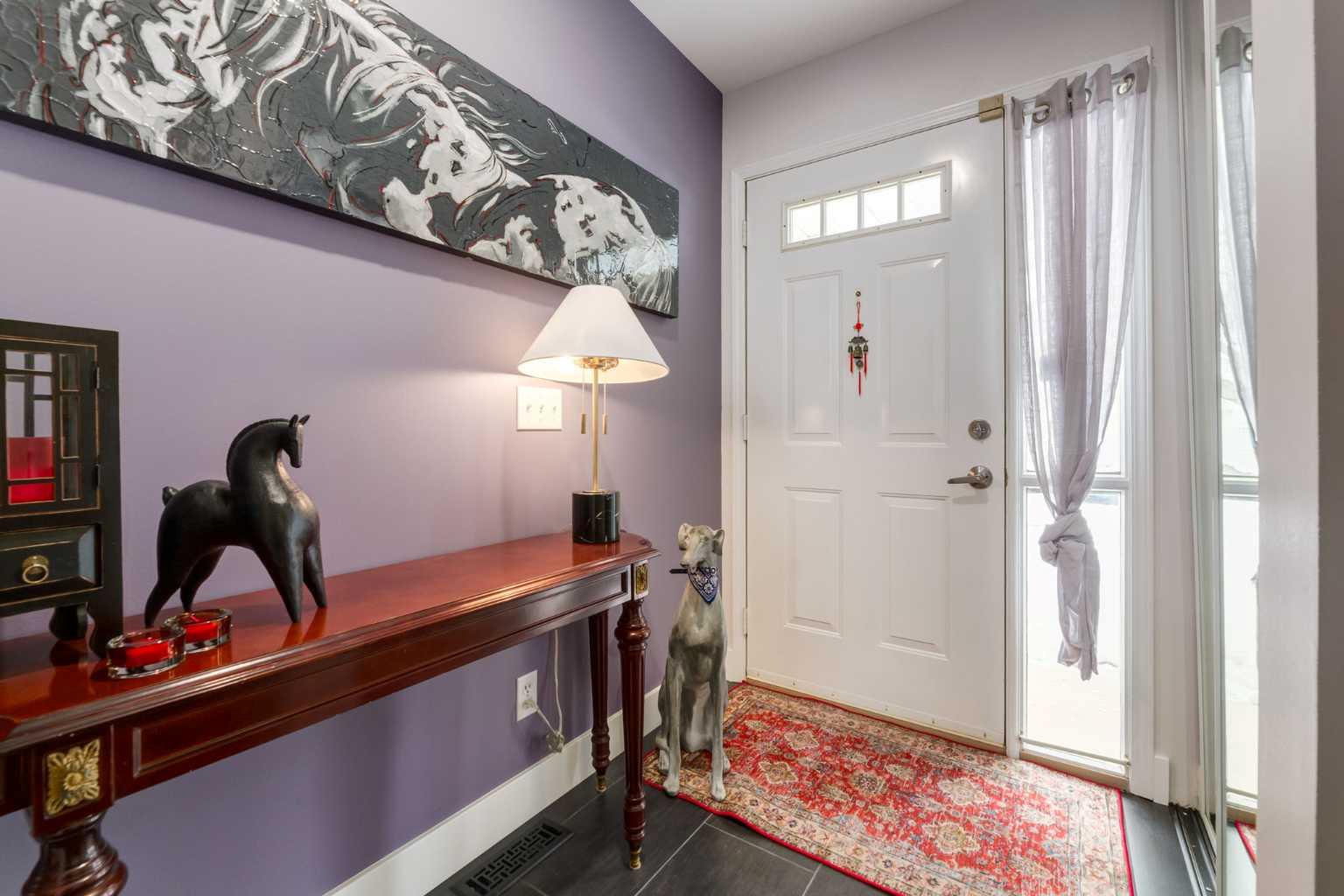 318 Hawkstone Manor NW