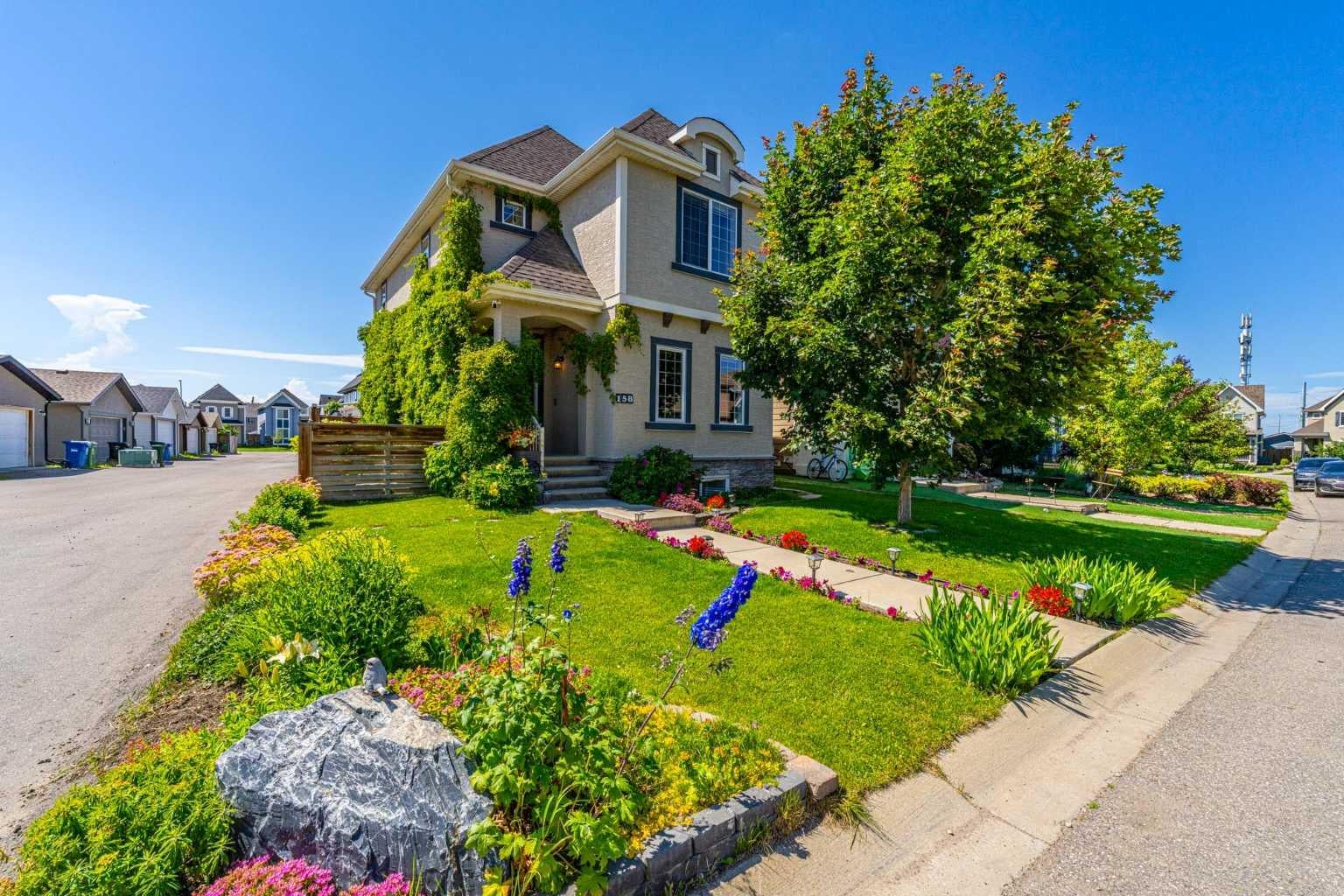 158 Mahogany Grove SE