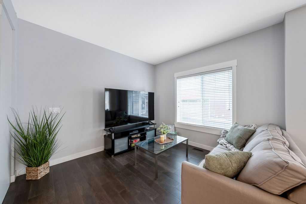 22 West Coach Manor SW