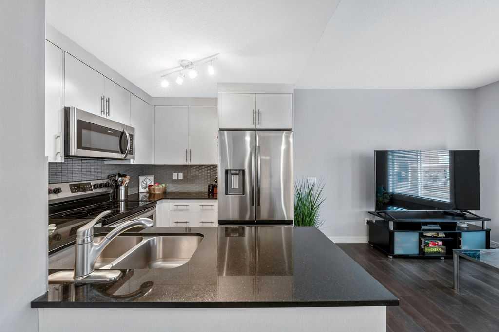 22 West Coach Manor SW