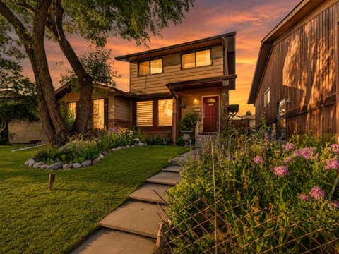 Photo of 4726 44 Avenue NE, Calgary, AB T1Y 3P1 (MLS # A2333142)