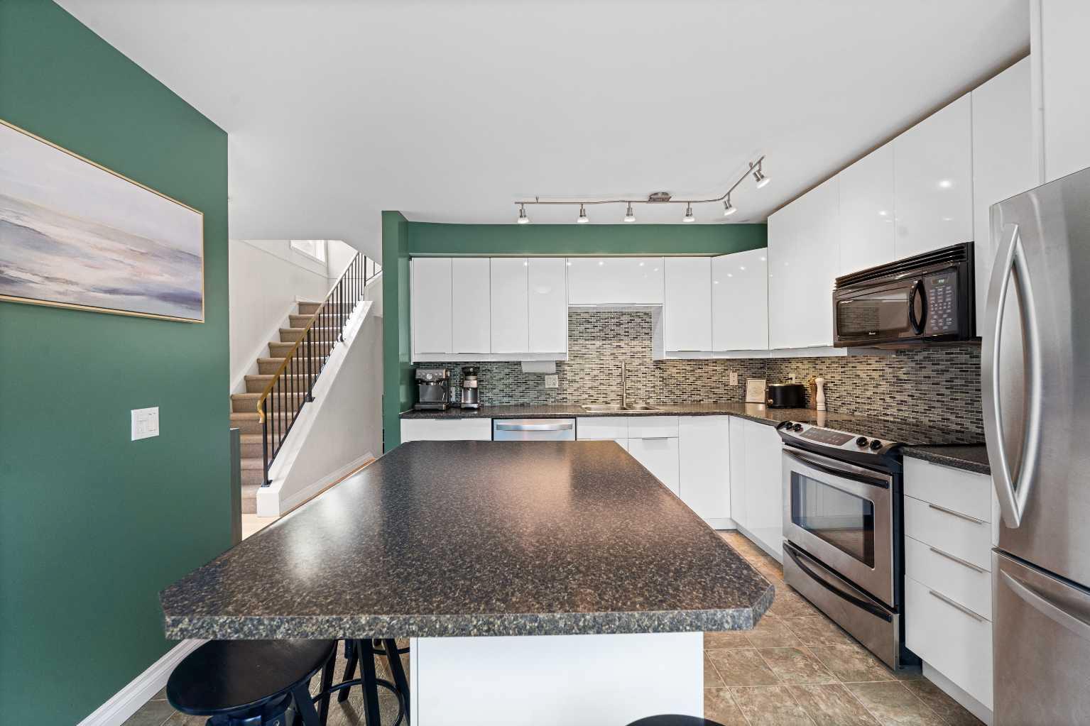 514 Point Mckay Grove NW