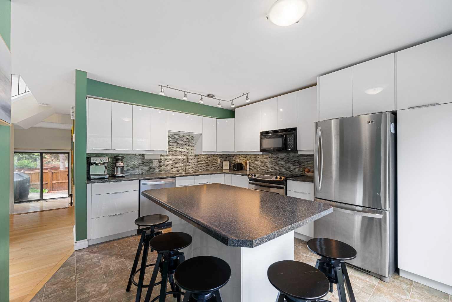 514 Point Mckay Grove NW