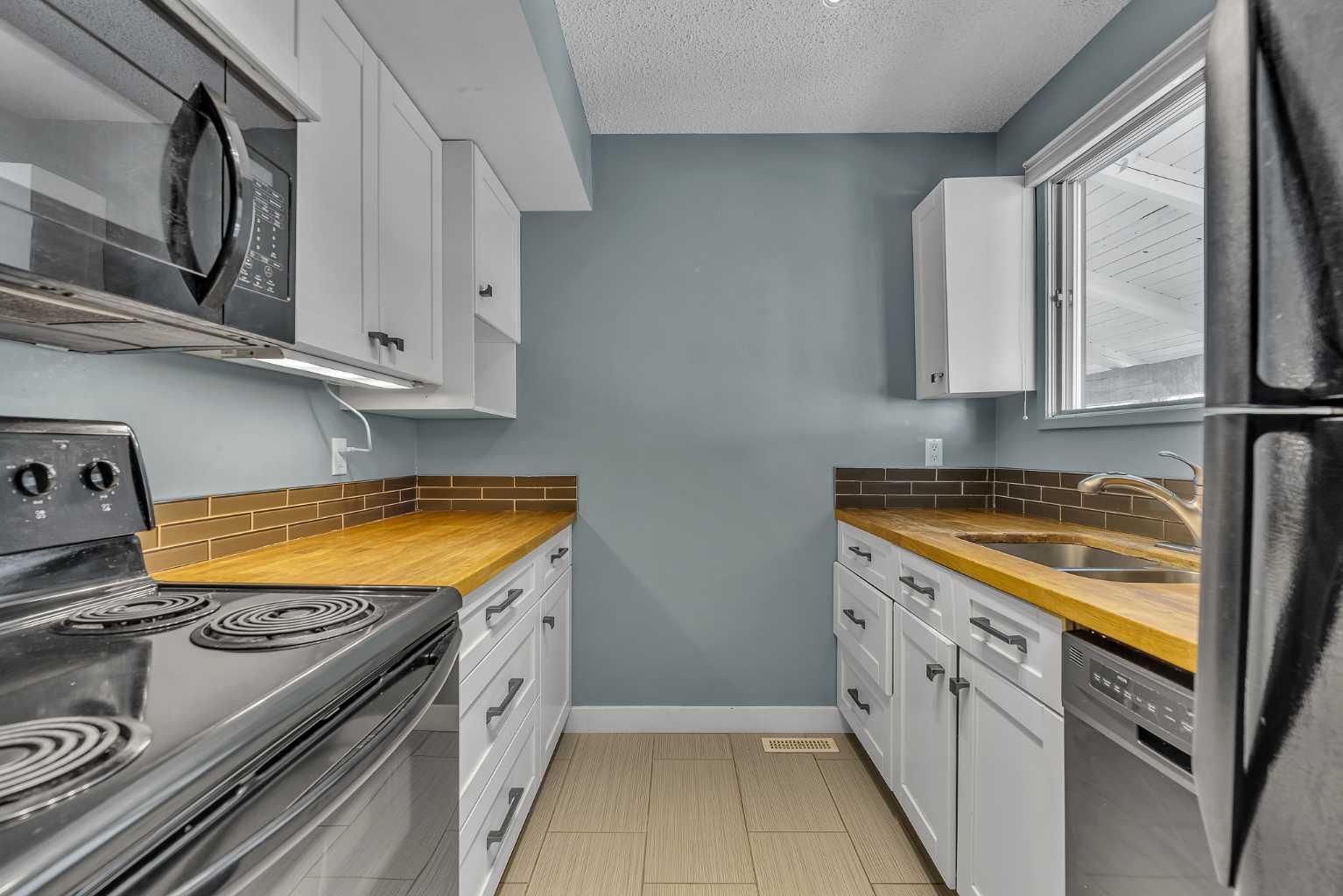 2520 Palliser Drive SW 406