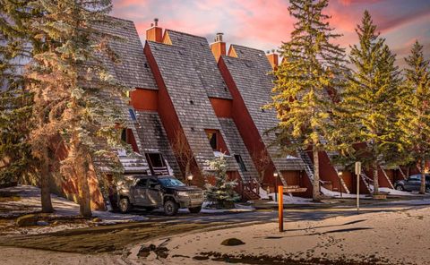 828 Coach Bluff Crescent SW 13 Calgary AB T3H 1A8