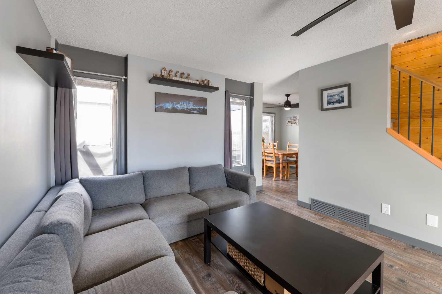 11 Woodside Circle