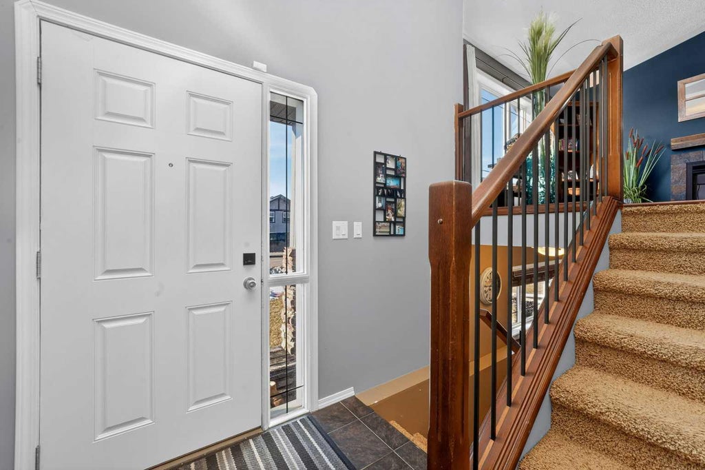 Photo of 26 Lucky Place, Sylvan Lake, AB T4S 0A9 (MLS # A2317270)