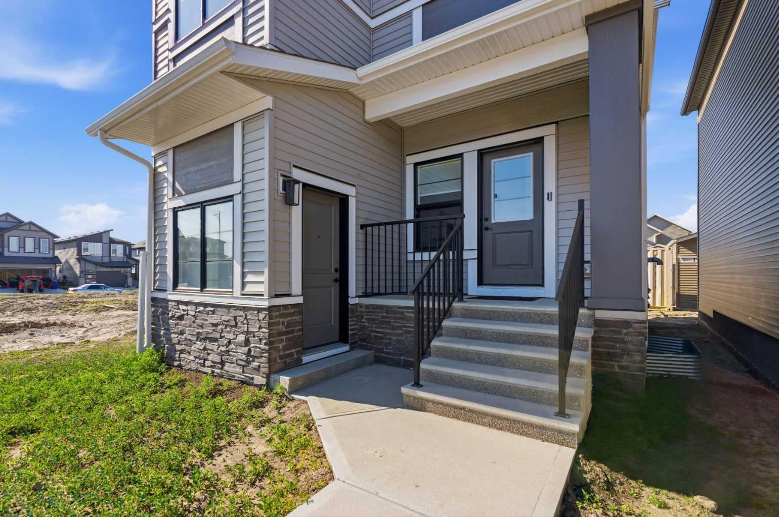 18 Chinook Winds Court SW