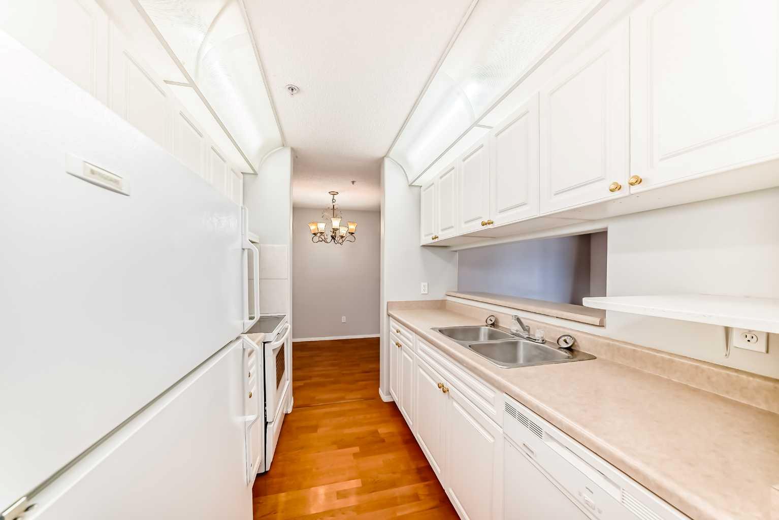 20 Harvest Rose Park NE 2110