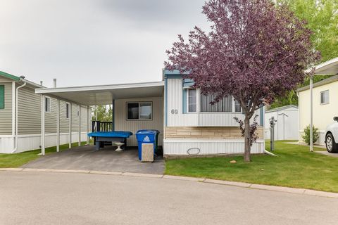 99 Arbour Lake Road NW 69 Calgary AB T3G 4E4