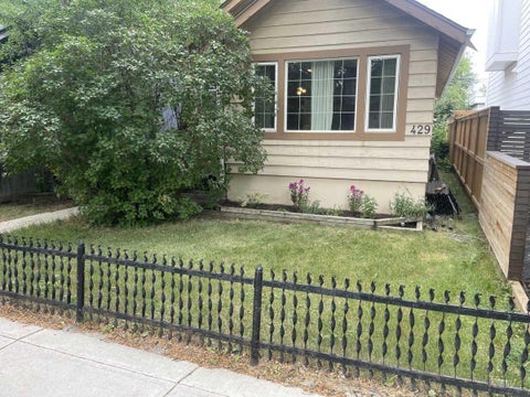 Photo of 429 10 Street NE, Calgary, AB T2E 4M2 (MLS # A2336249)