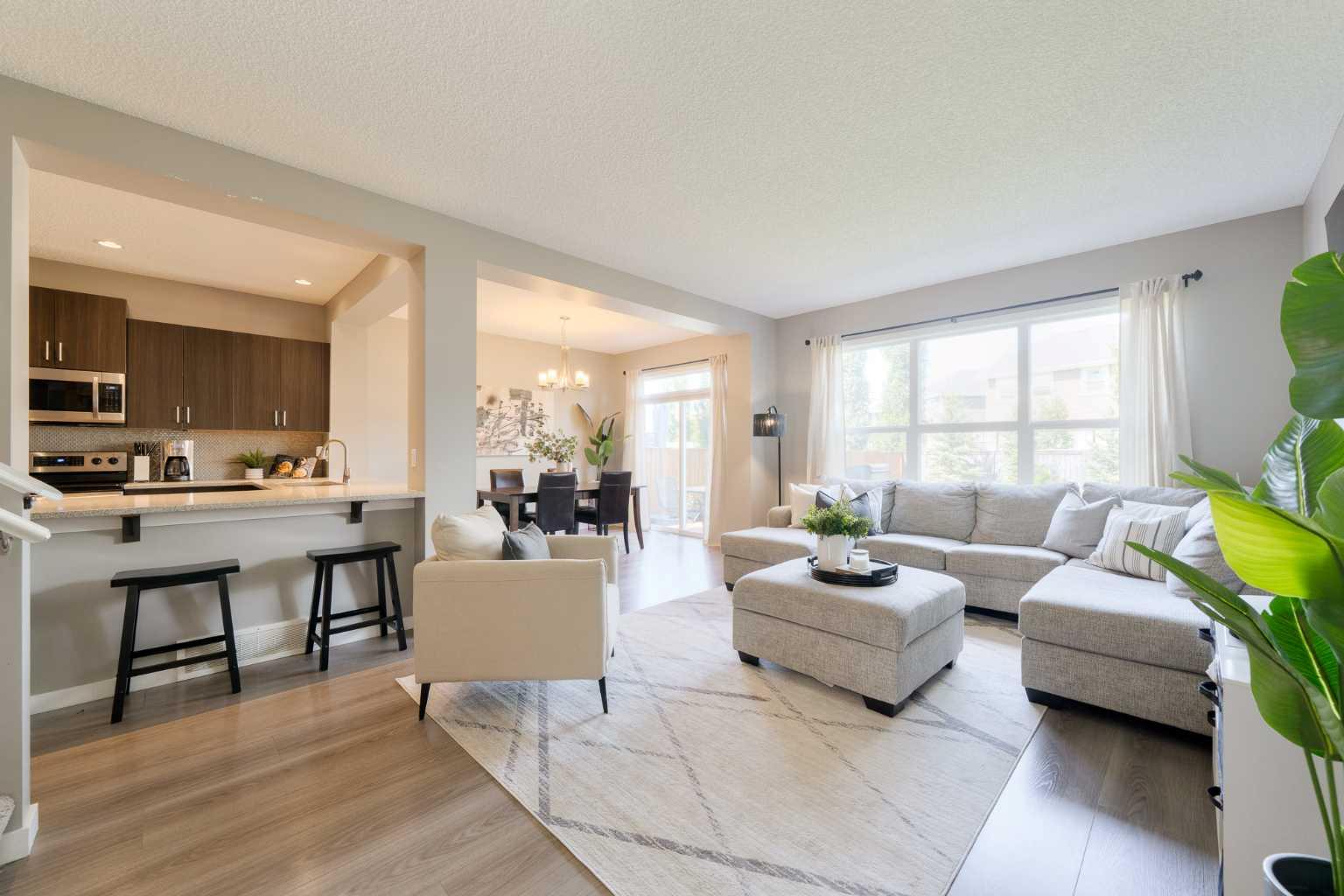 271 River Heights Crescent