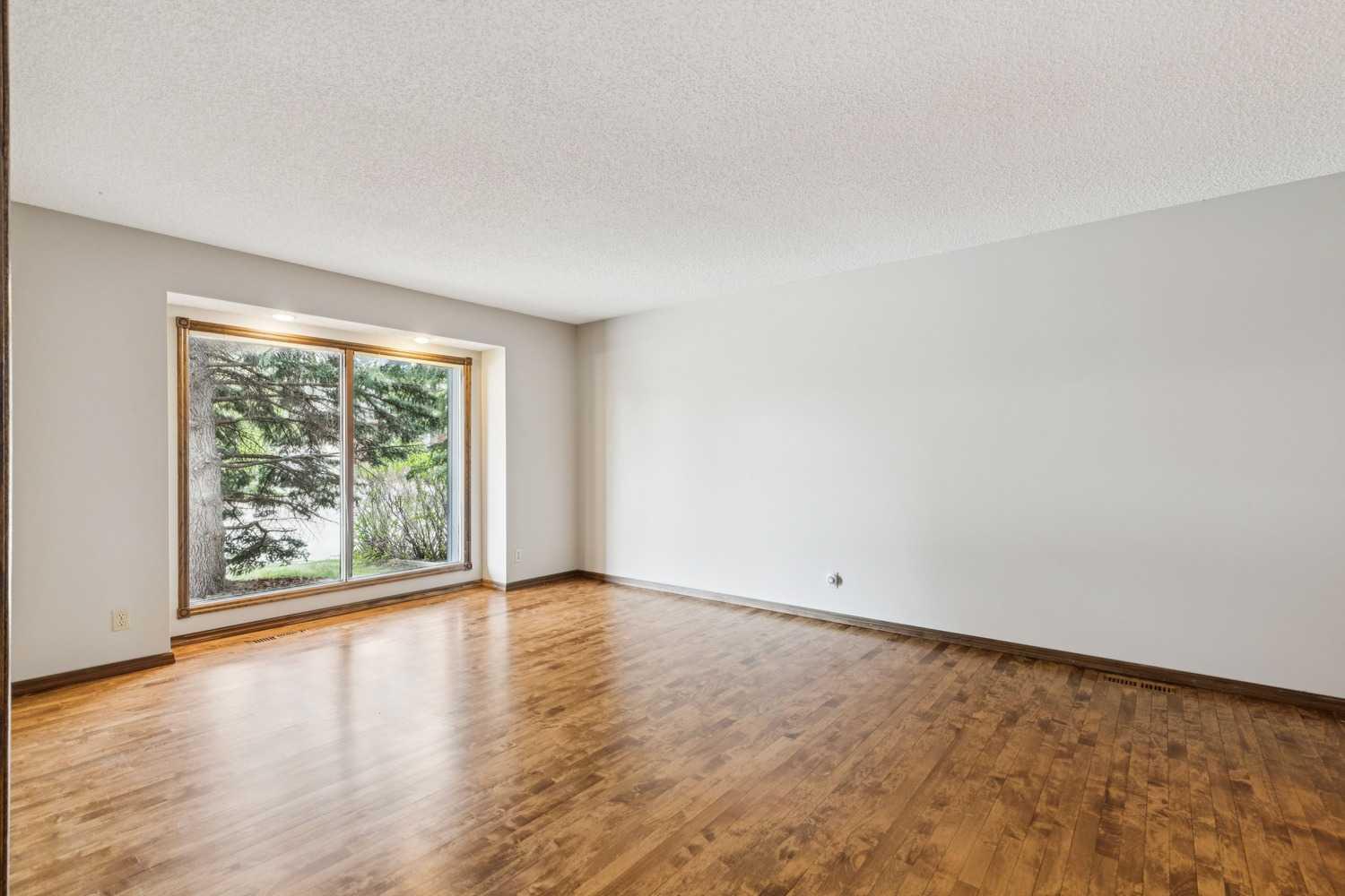 124 Edgehill Close NW