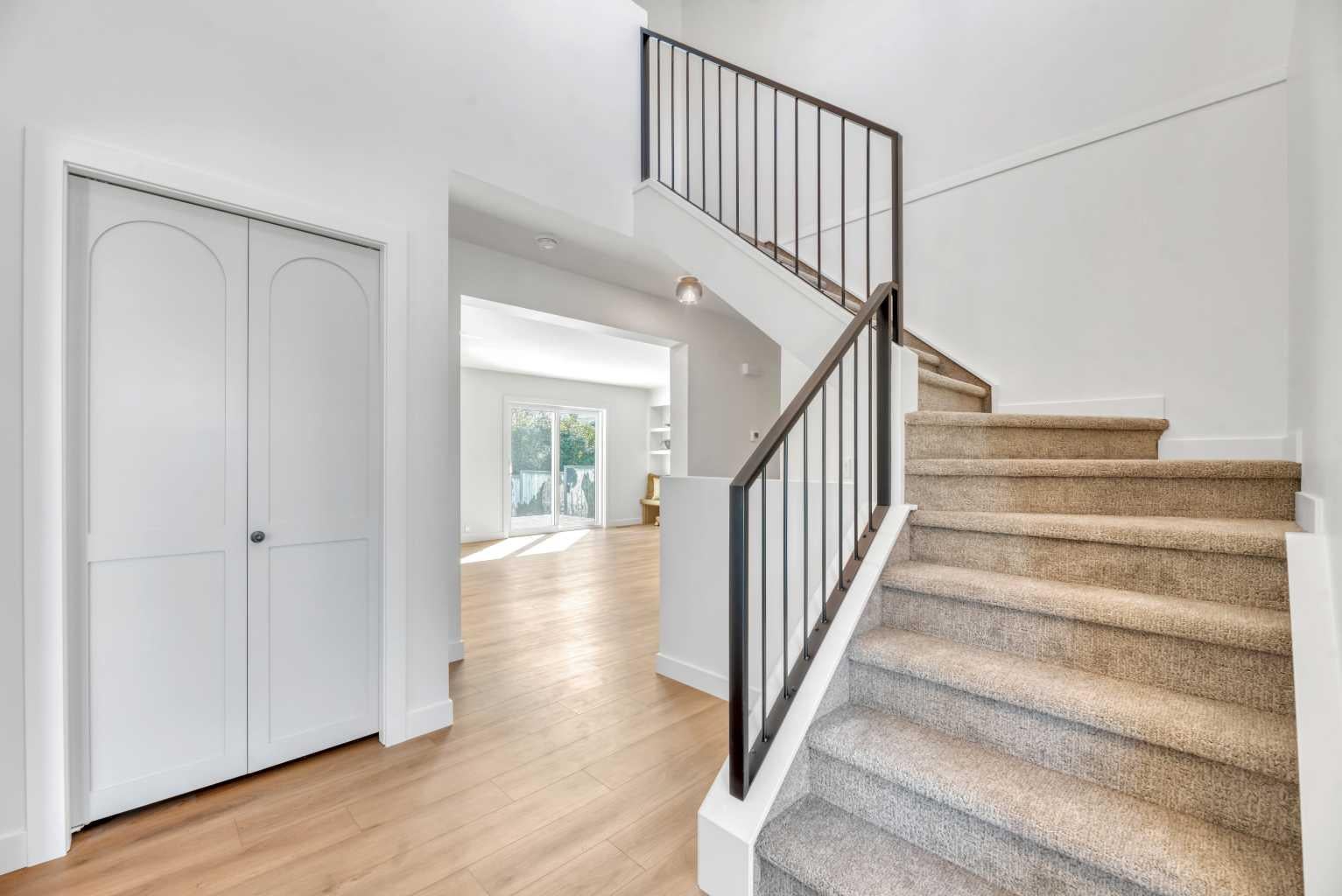 238 Hawktree Bay NW