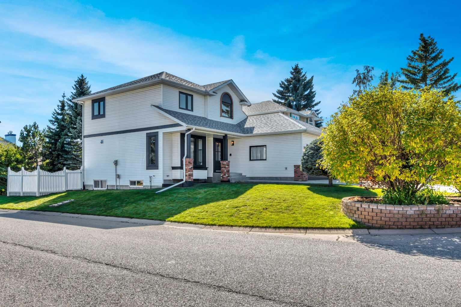 238 Hawktree Bay NW