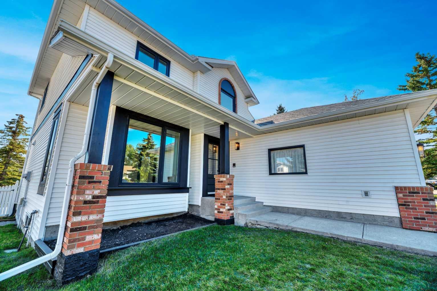 238 Hawktree Bay NW