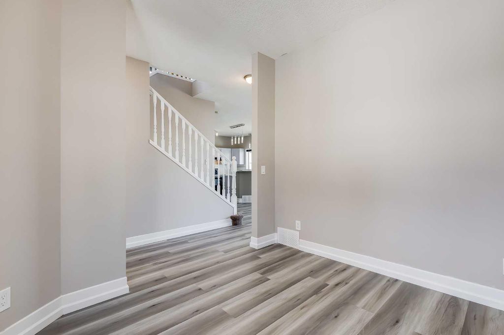 Photo of 148 Stonegate Crescent NW, Airdrie, AB T4B 2S6 (MLS # A2292451)