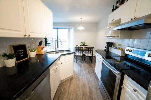 1330 15 Avenue SW 903 Calgary AB T3C 3N7