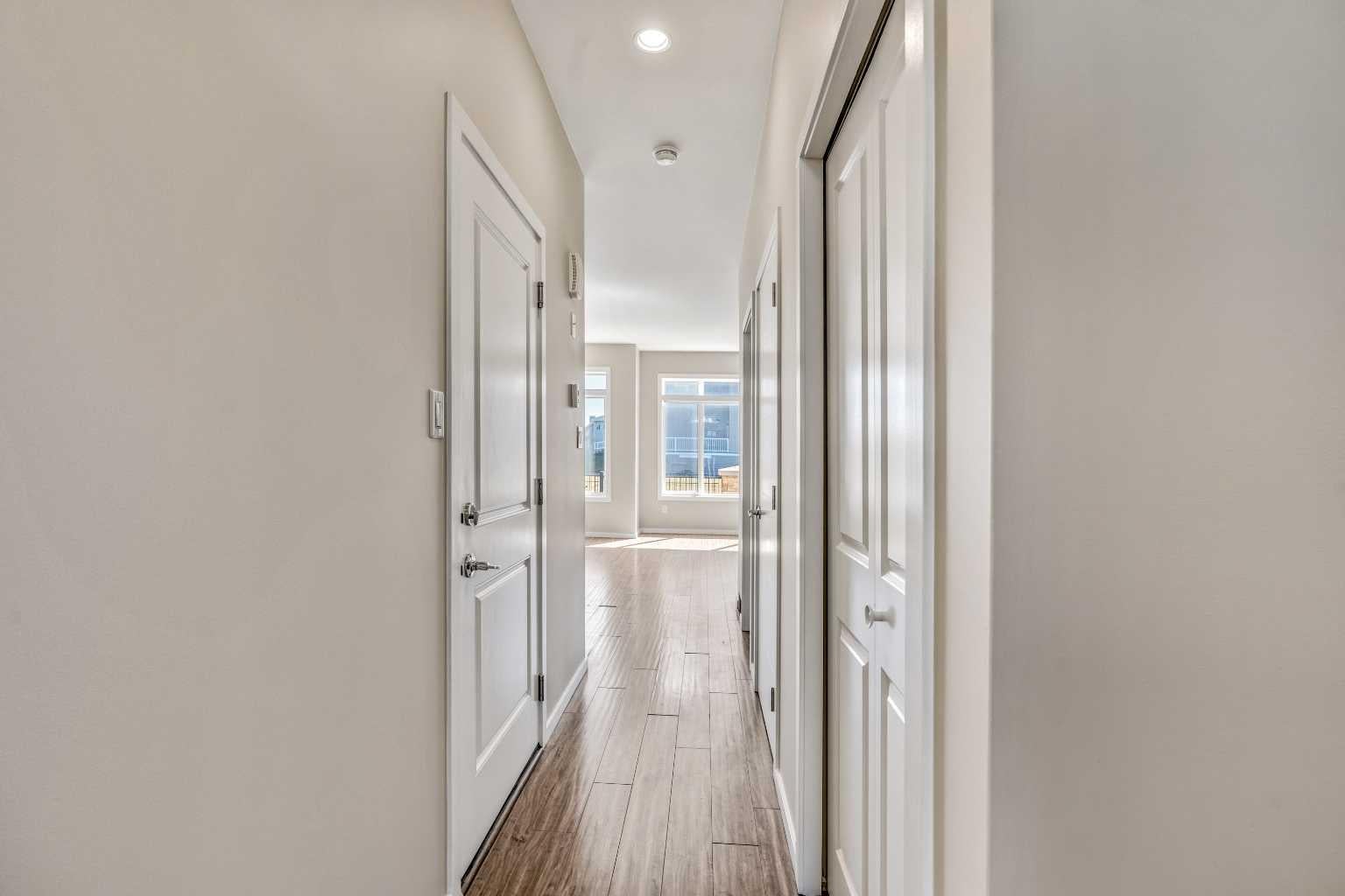 462 Highlands Boulevard W 3
